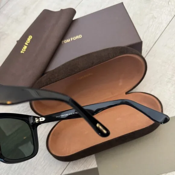 Tom Ford Black Square Sunglasses - Viral Preppy Aesthetic - Picture 6 of 8